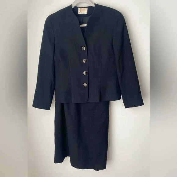 Pendleton Jackets & Blazers - Vintage Pendleton Blazer Suit Set Women’s Small 100% Virgin Wool Black Gold